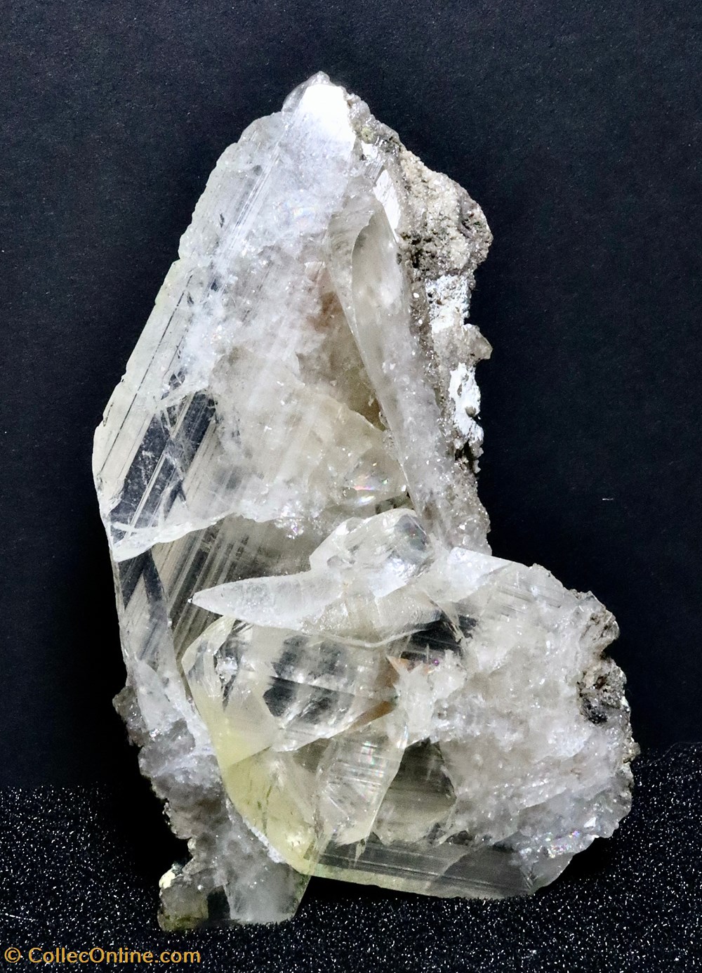 Anglésite maclée (Maroc) mineraux meteorites anglesite maclee maroc