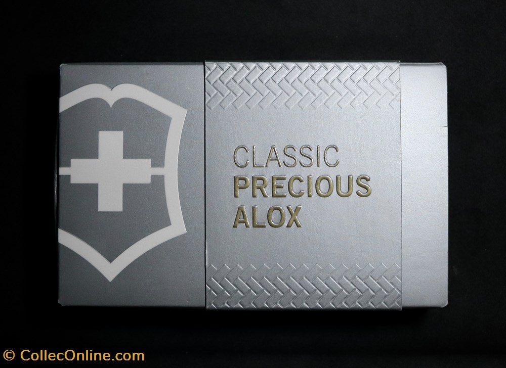 Victorinox -Classic Precious Alox - Brass Gold 4 couteaux de poches victorinox classic precious alox brass gold