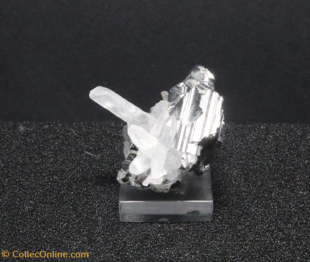 Galène lenticulaire "Mickey Mouse" (Dalnegorsk, Russie) 3 mineraux meteorites galene lenticulaire mickey mouse dalnegorsk russie