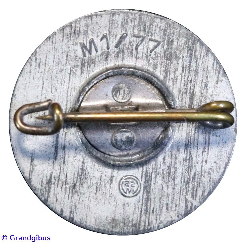 Insigne du N.S.D.A.P - M1/77 (RZM) 3 militaria medailles insignes insigne du n s d a p m1 77 rzm