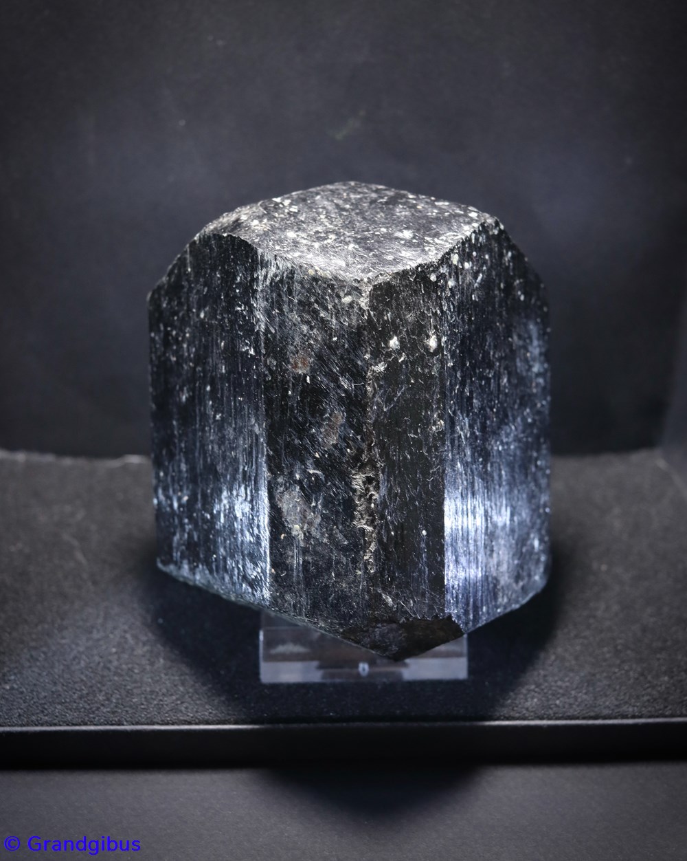 Schorlite - Tourmaline noire (Australie) mineraux meteorites schorlite tourmaline noire australie