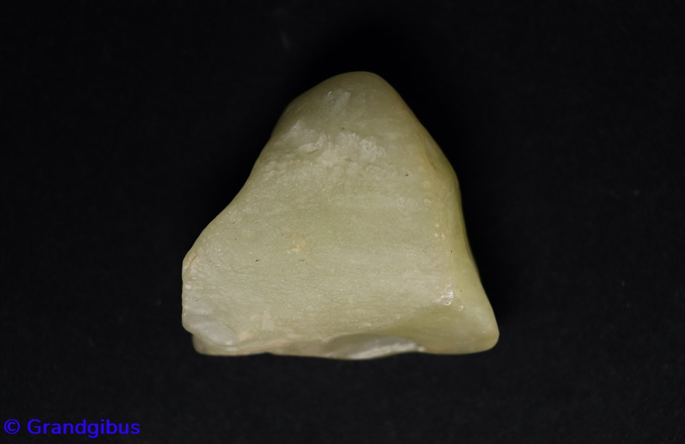 mineraux meteorites verre libyque tectite