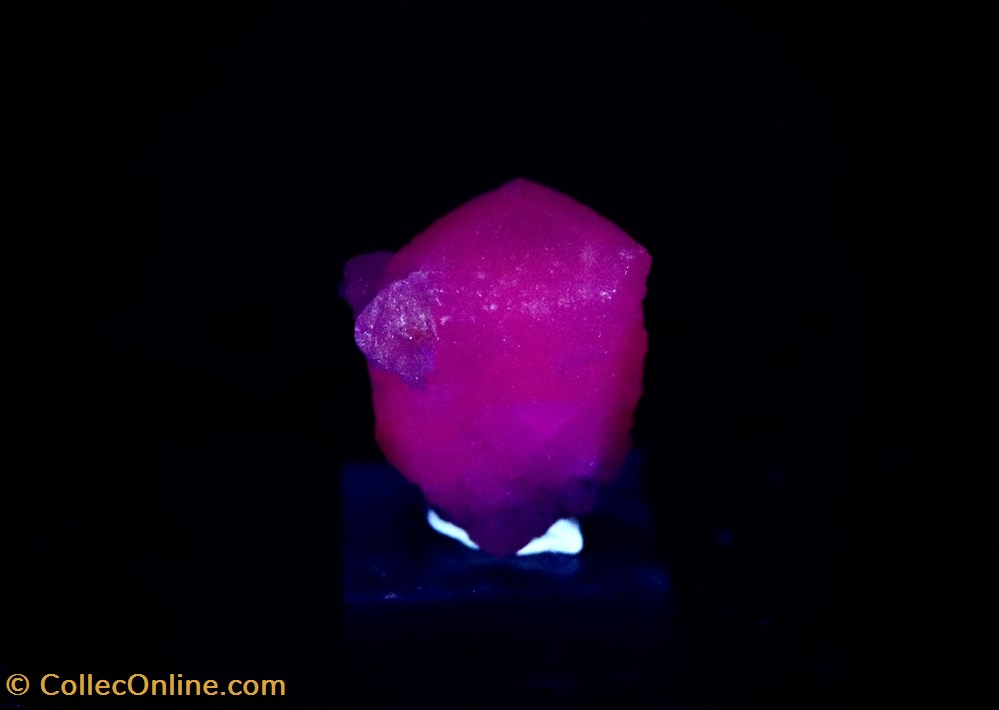 Calcite manganifère (Dalnegorsk, Russie) 4 mineraux meteorites calcite manganifere dalnegorsk russie