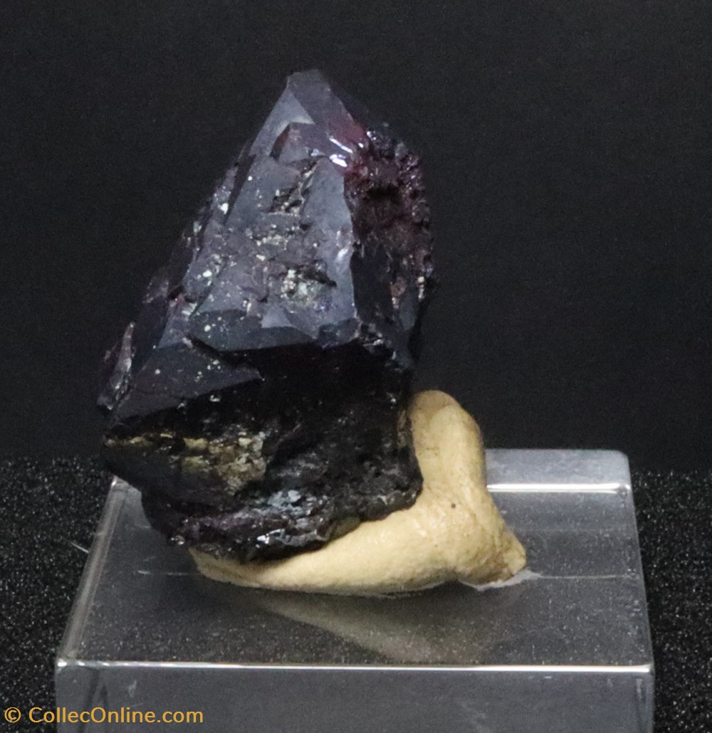 Cuprite (Rép. Altaï, Russie) 3 mineraux meteorites cuprite rep altai russie