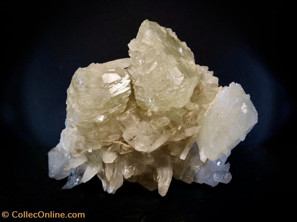 mineraux meteorites datolite cristallisation interrompue dalnegorsk russie