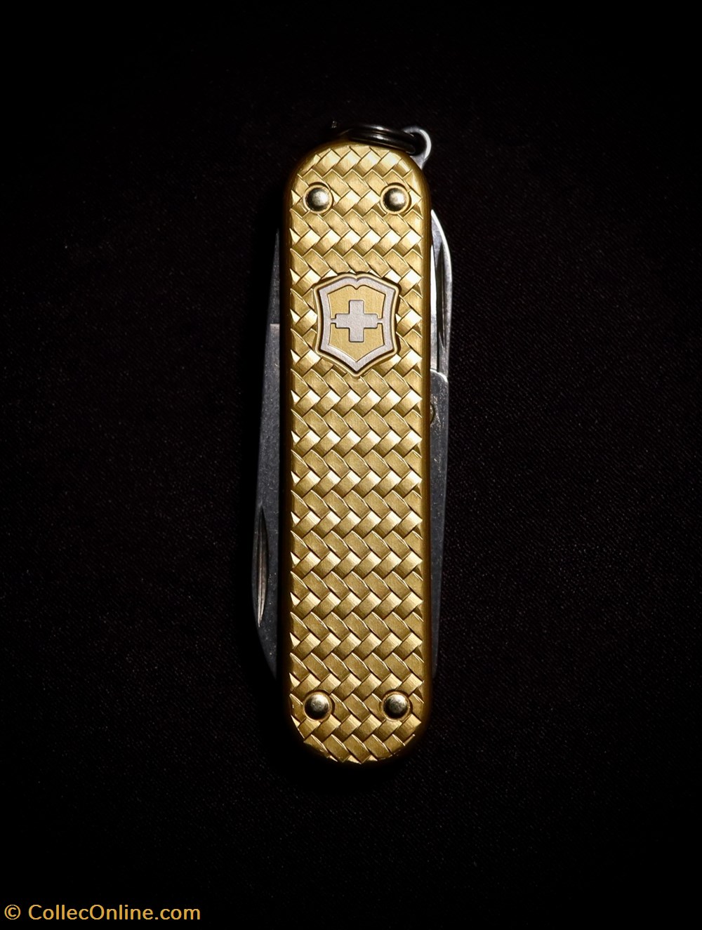Victorinox -Classic Precious Alox - Brass Gold 2 couteaux de poches victorinox classic precious alox brass gold