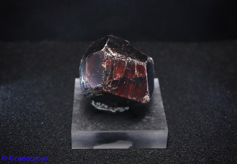 Grenat andradite (Mali) mineraux meteorites grenat andradite mali