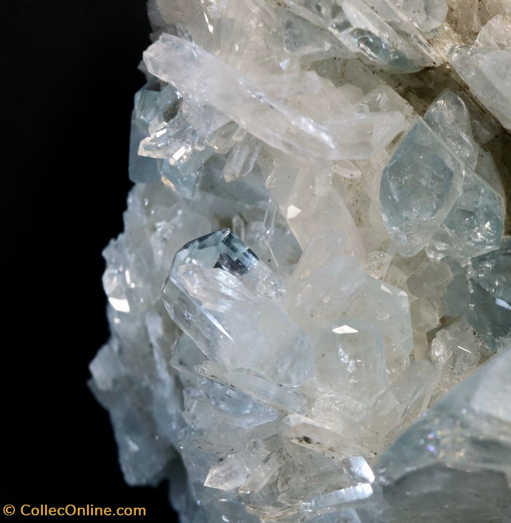 mineraux meteorites celestine arret de croissance