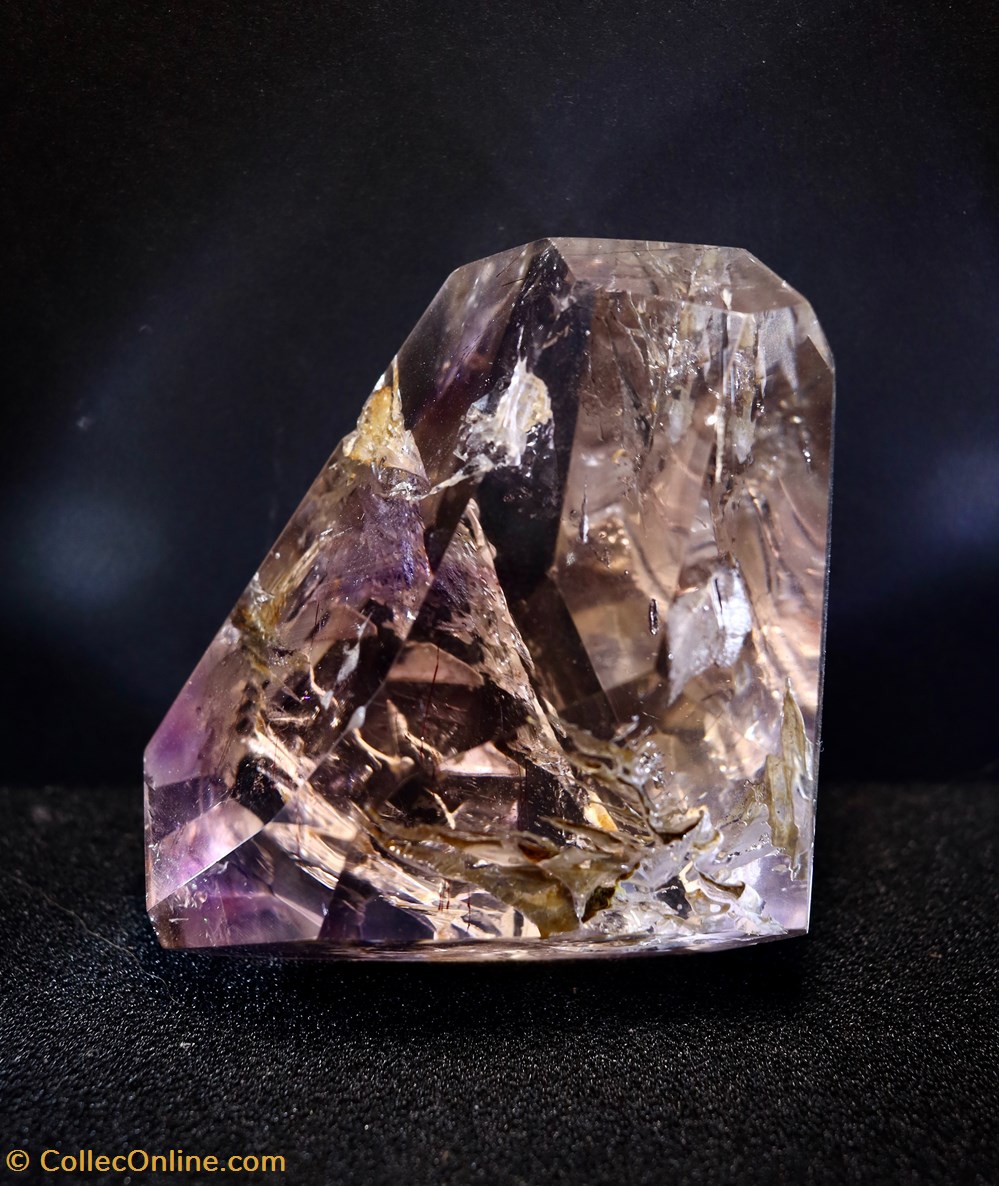 mineraux meteorites quartz ametrine resurfacee