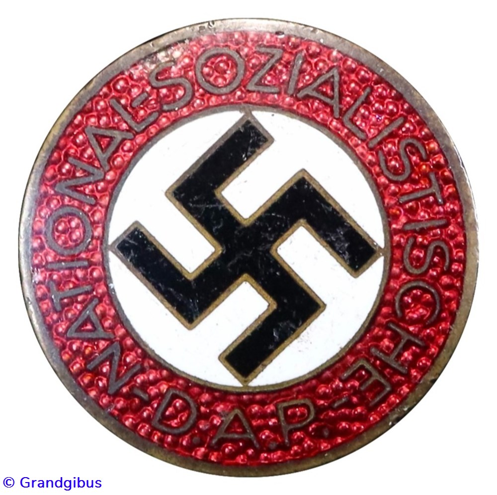 Insigne du N.S.D.A.P - M1/105 (RZM) 2 militaria medailles insignes insigne du n s d a p m1 105 rzm