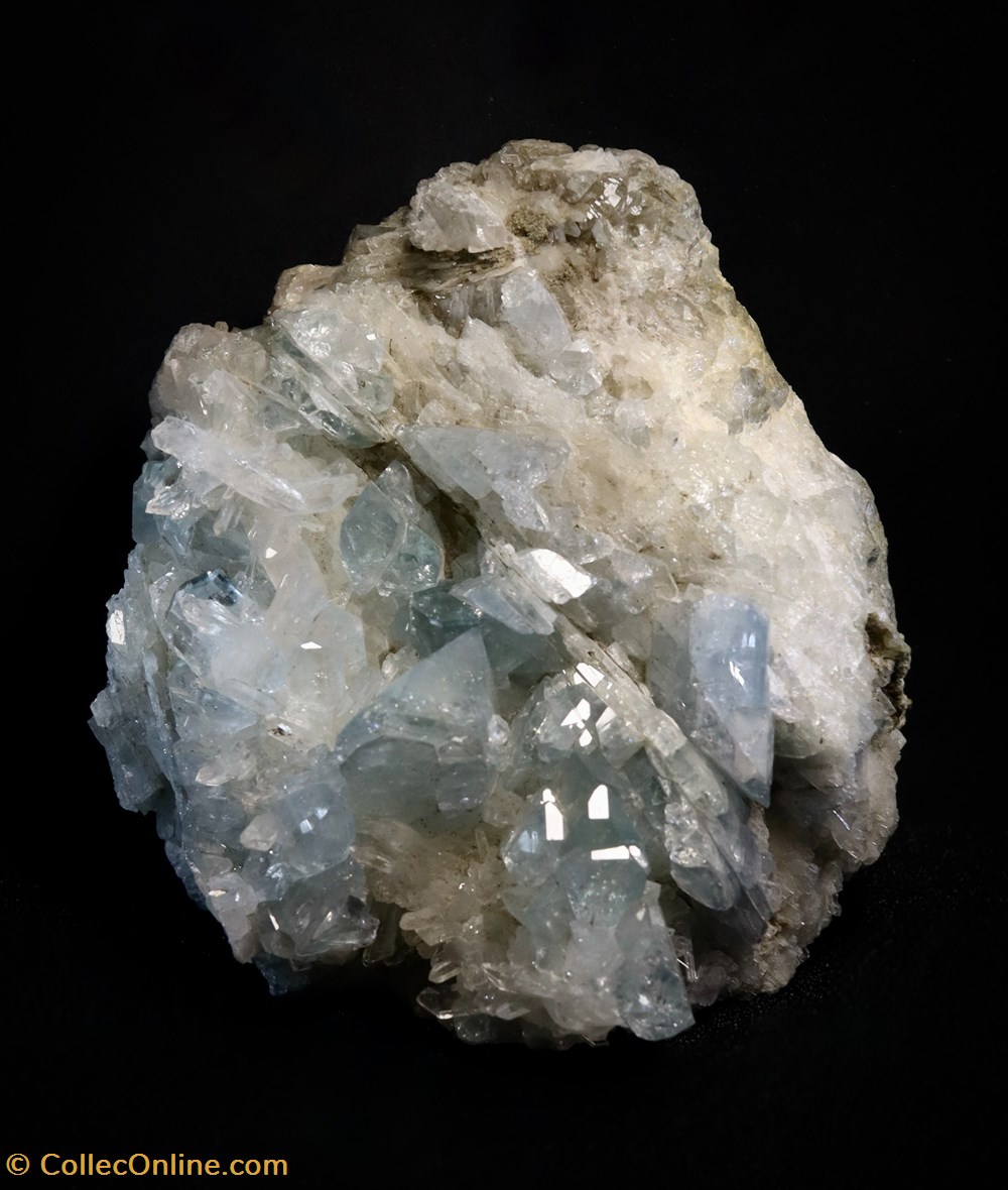 mineraux meteorites celestine arret de croissance
