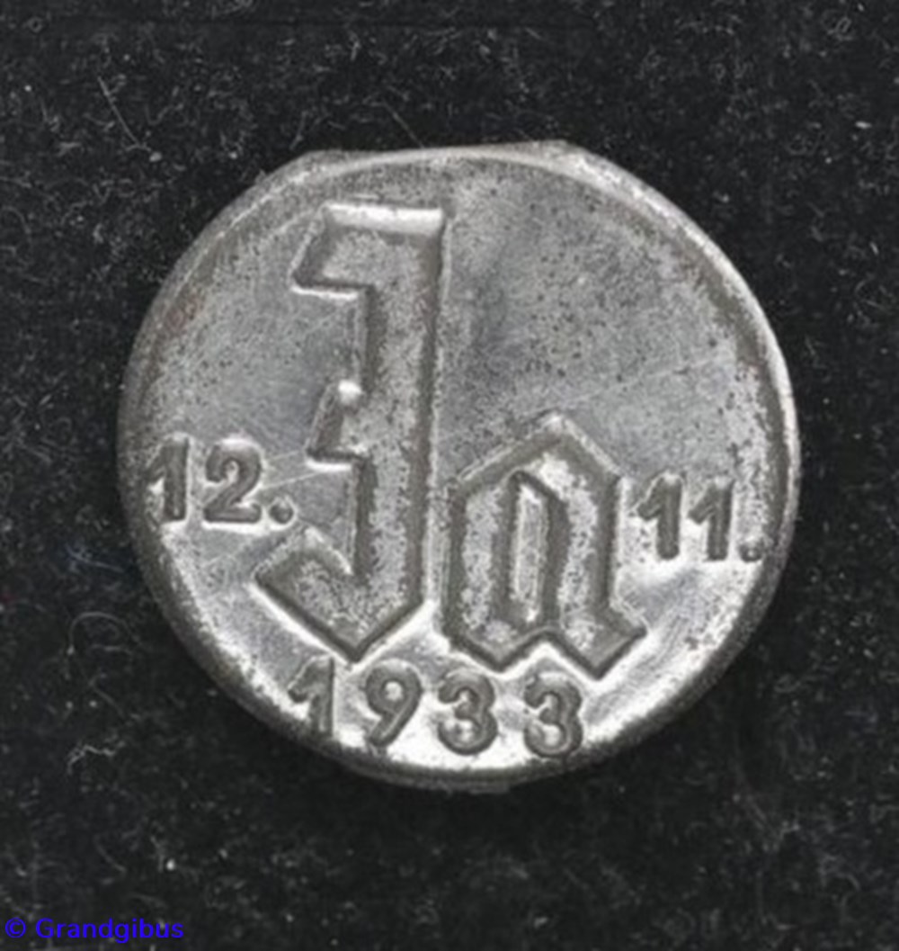 vetements et accessoires ecusson insigne nazi de propagande electorale