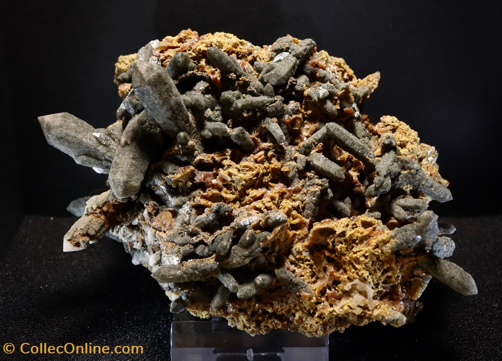 Quartz praze & grenat (Dalnegorsk) mineraux meteorites prase quartz praze grenat dalnegorsk