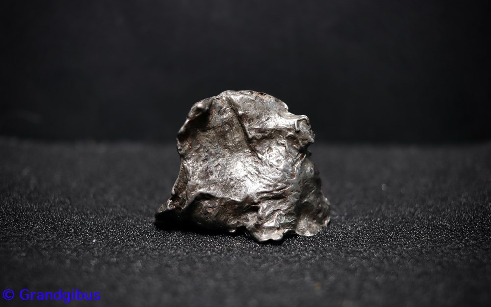 mineraux meteorites sikhote aline shrapnel meteorite