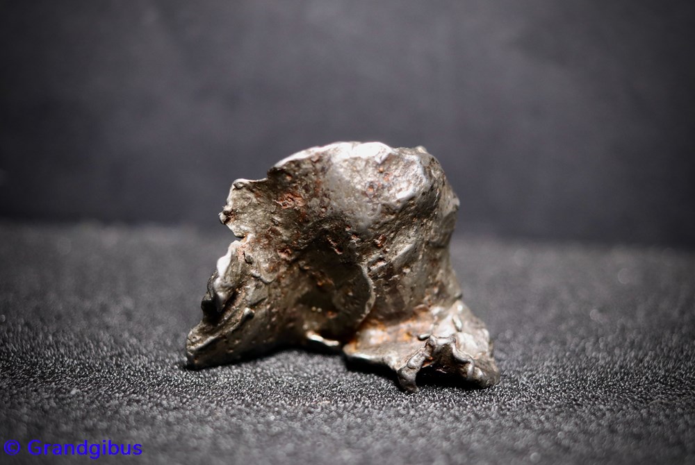 mineraux meteorites sikhote aline shrapnel meteorite