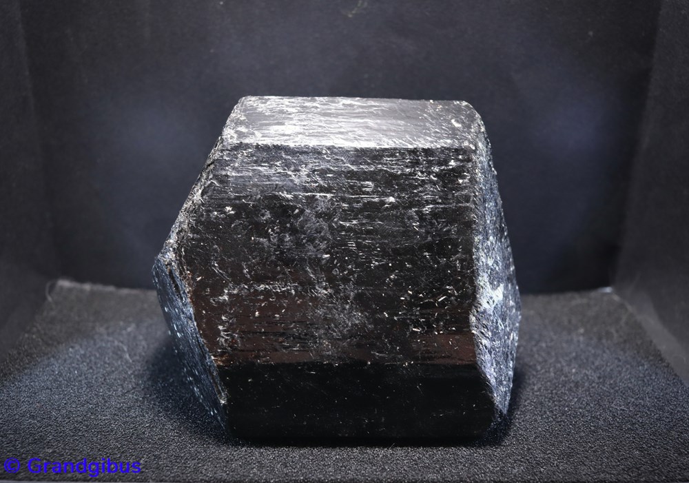 Schorlite - Tourmaline noire (Australie) mineraux meteorites schorlite tourmaline noire australie