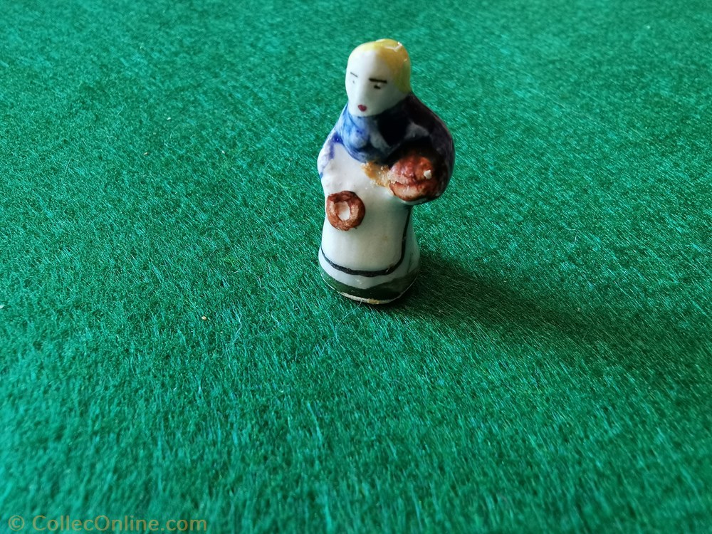 autre fefe boulangere en porcelaine