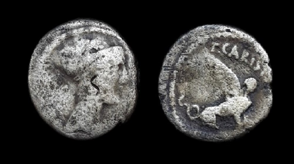 monnaies antiques romaines imperiales et republicaines republique romaine carisia sphinx titus carisius t carisivs iii vir