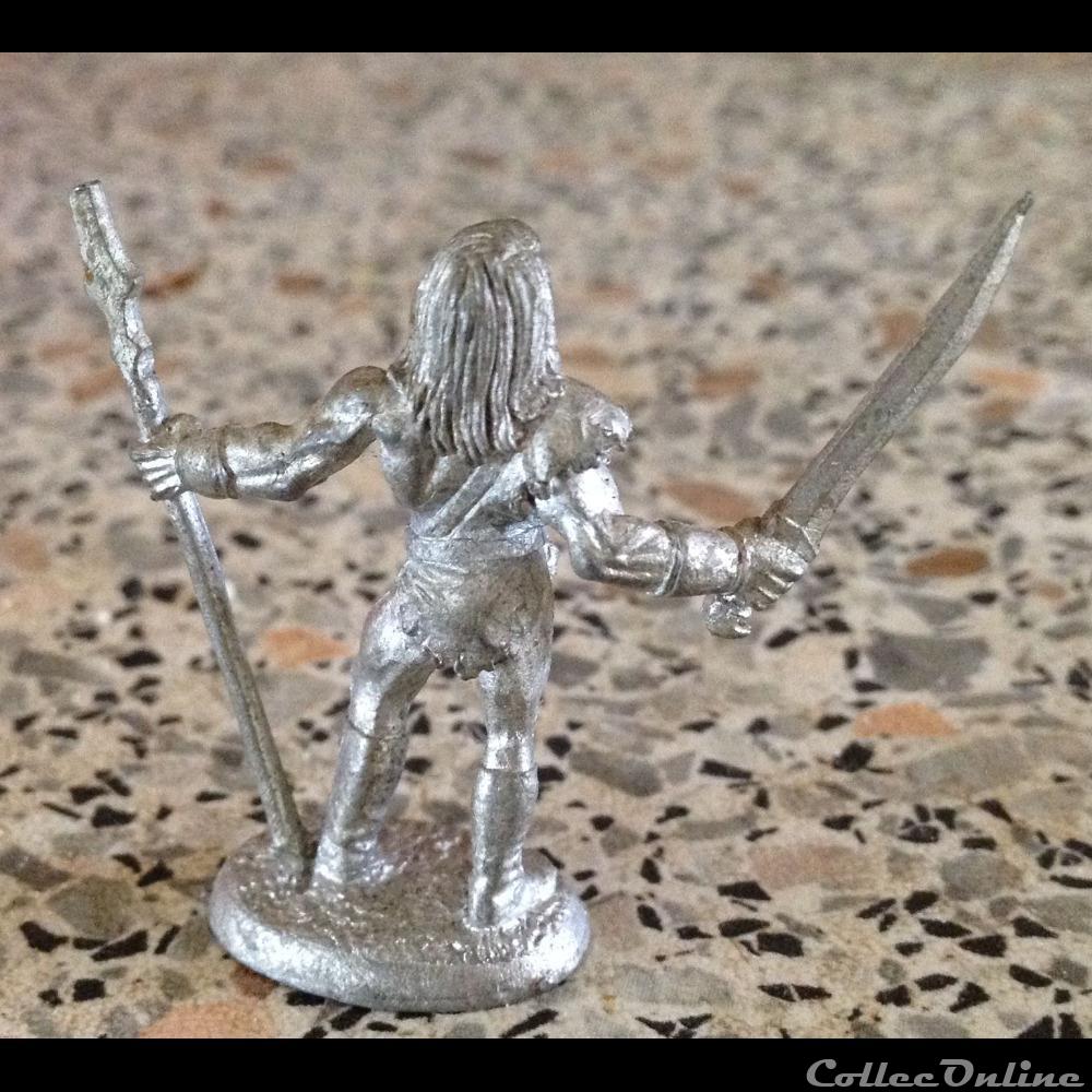GUERRIER avec lance et épée . Ral Partha (1994) figurine autre moderne guerrier avec lance et epee ral partha 1994
