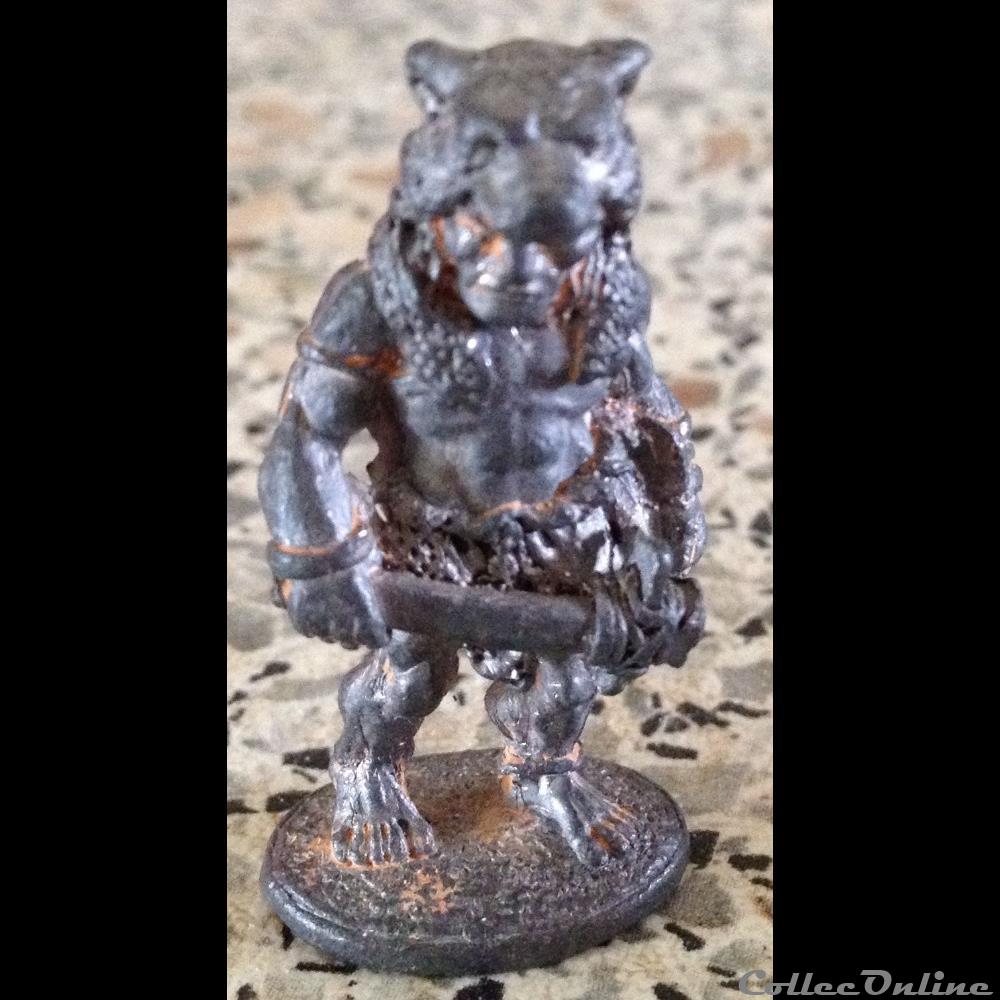 figurine autre moderne barbare avec gourdin variante asgard
