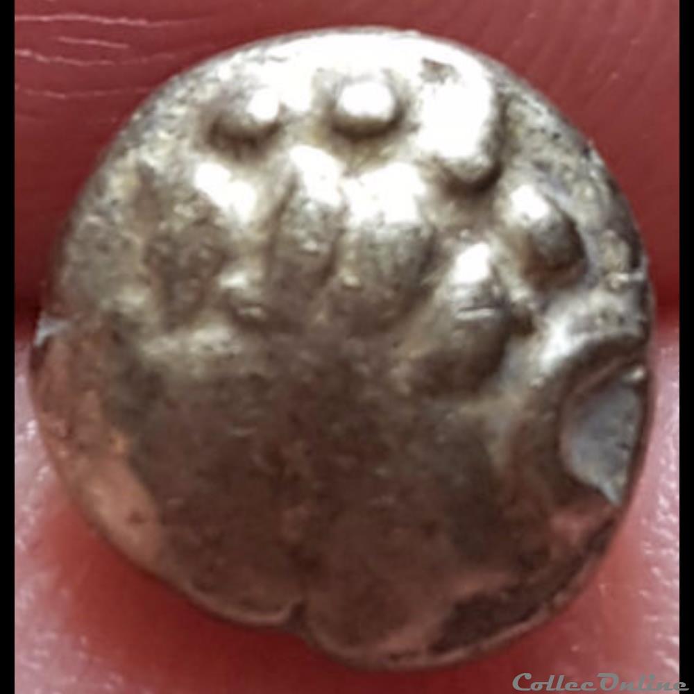 Série 30 DT 186 Quart de statère dit "aux arcs de cercle" à la griffe " " aux segments " monnaie antique gauloise serie 30 dt 186 quart de statere dit aux arcs de cercle a la griffe aux segments