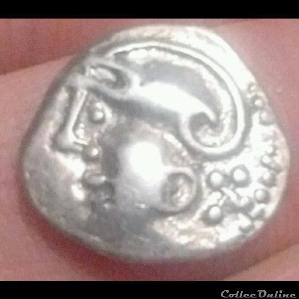 Série 881 DT 3189 var Quinaire à la tête casquée monnaie antique gauloise serie 881 dt 3189 var quinaire a la tete casquee