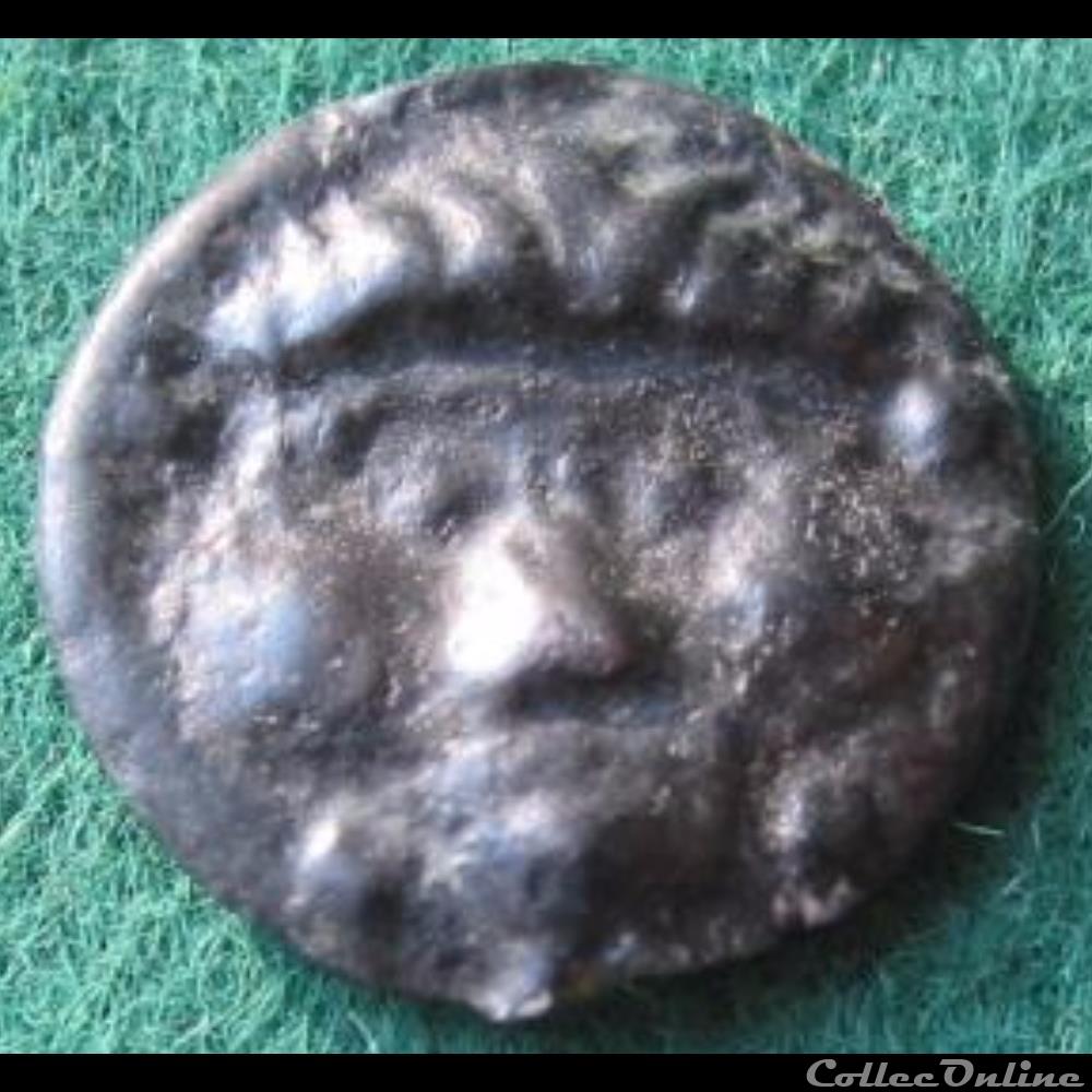 série 565 DT 2650 potin à la tête de face monnaie antique gauloise serie 565 dt 2650 potin a la tete de face