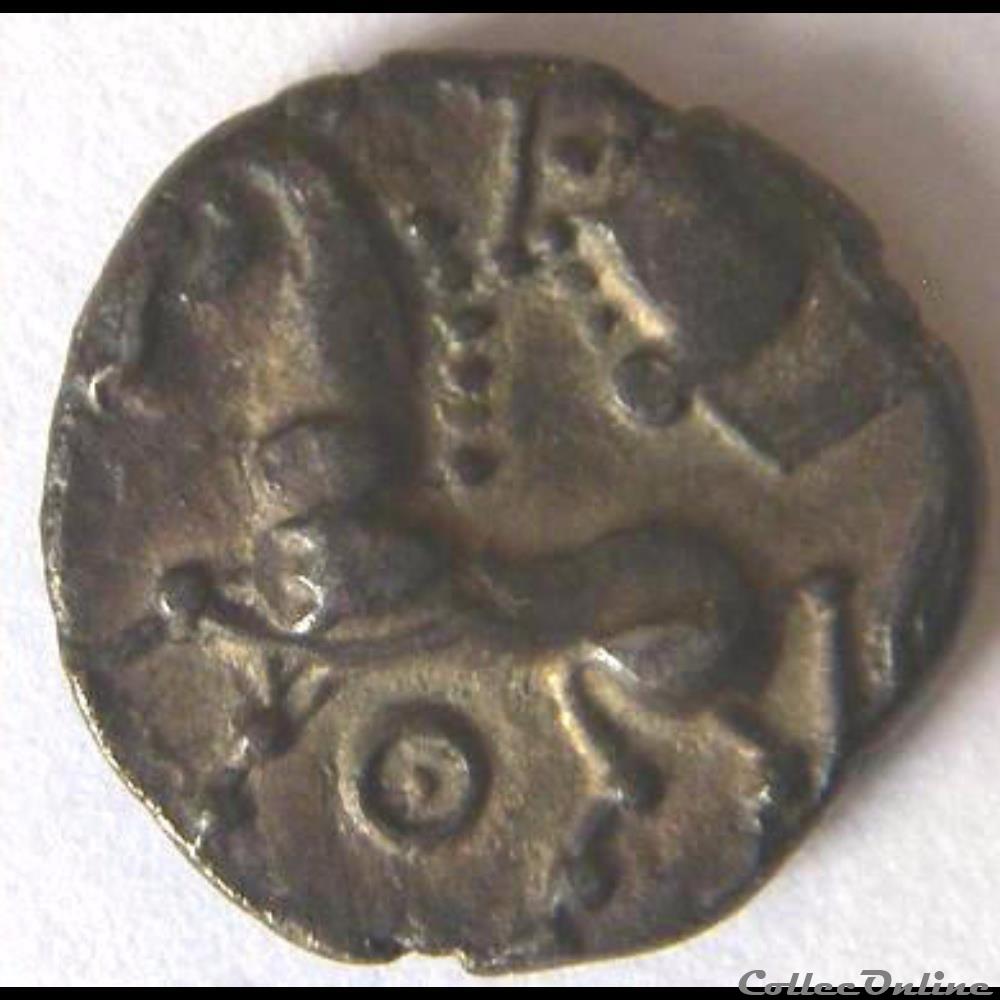 Série 1079 Faction à la tête coupée sur le cheval monnaie antique gauloise serie 1079 faction a la tete coupee sur le cheval