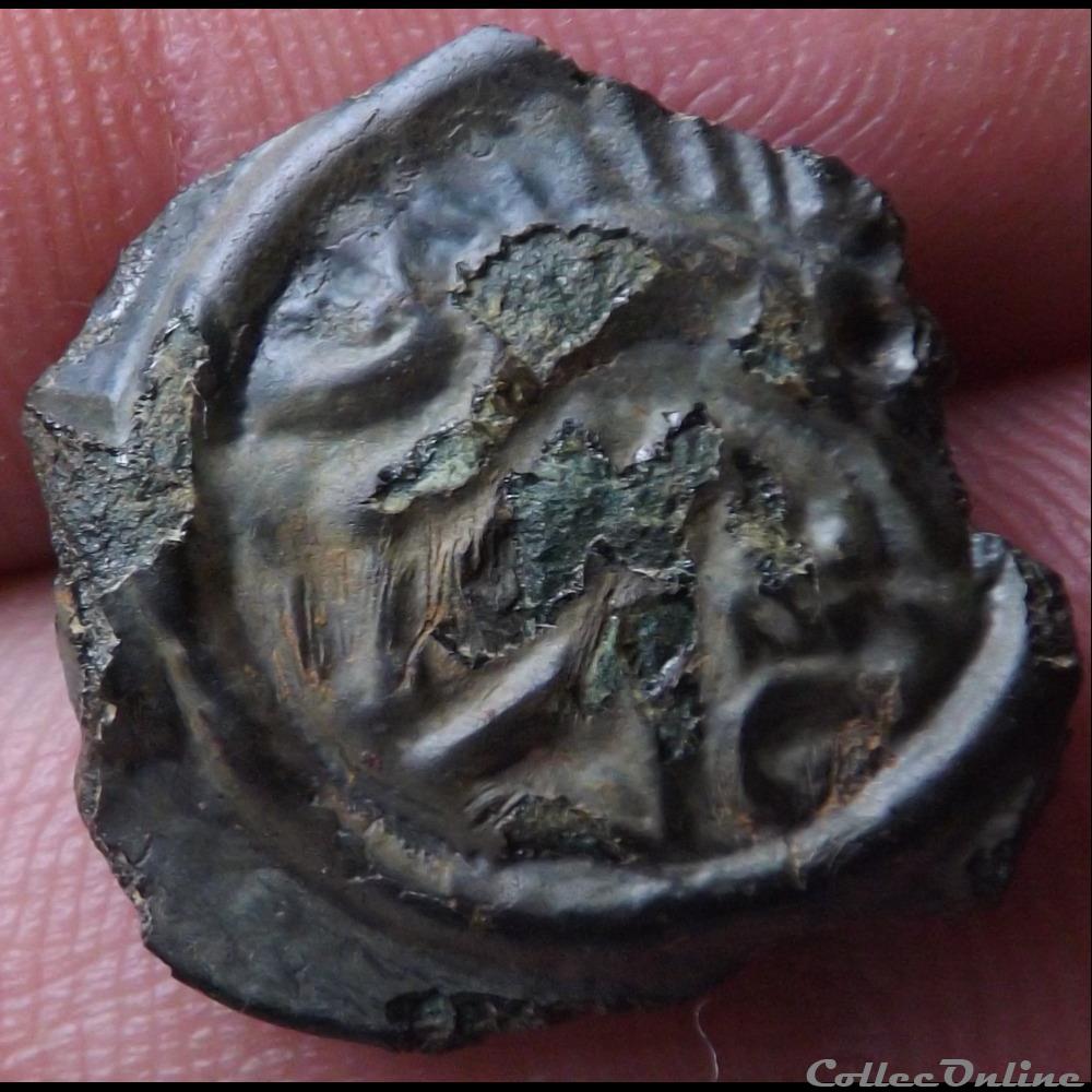 Série 968 DT 3262 var Potin OYINDIA ( dégénéré ) à la tête janiforme ou " tête bêche " monnaie antique gauloise serie 968 dt 3262 var potin oyindia degenere a la tete janiforme ou tete beche