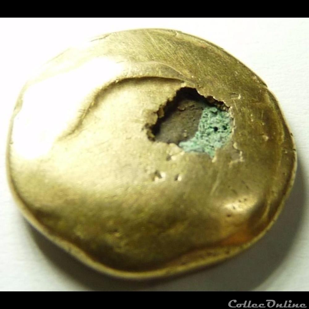 série 40 statère uniface au cheval sans S ( fourrée ) monnaie antique gauloise serie 40 statere uniface au cheval sans s fourree