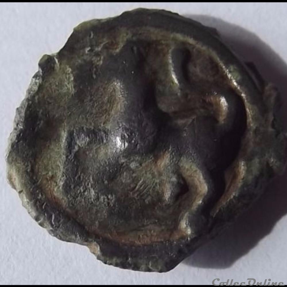 DT manque potin à la grosse tête d'indien et au nez busqué monnaie antique gauloise dt manque potin a la grosse tete indien et au nez busque