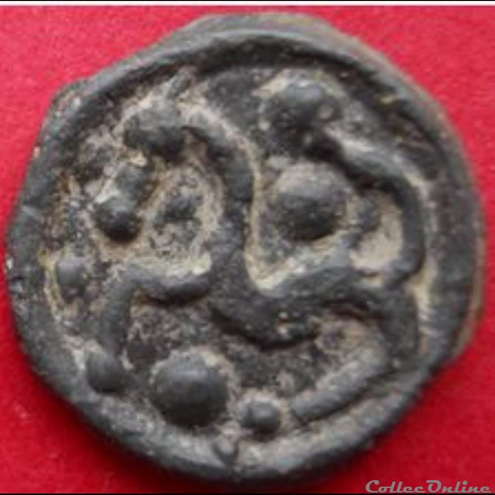 Série 559 DT 2642 Potin à la tête d'indien stylisé monnaie antique gauloise serie 559 dt 2642 potin a la tete indien stylise
