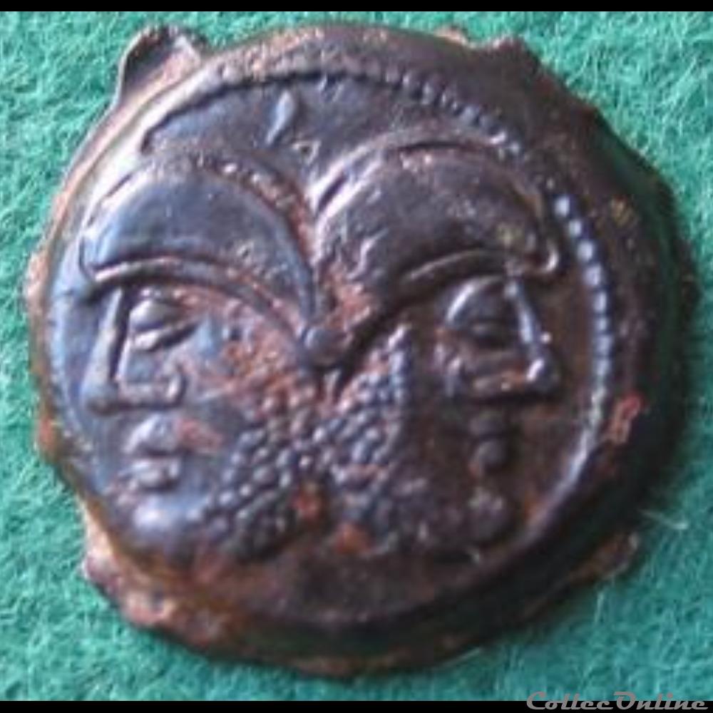 Série 65 DT 562 Bronze à la tête janiforme / barbu monnaie antique gauloise serie 65 dt 562 bronze a la tete janiforme barbu