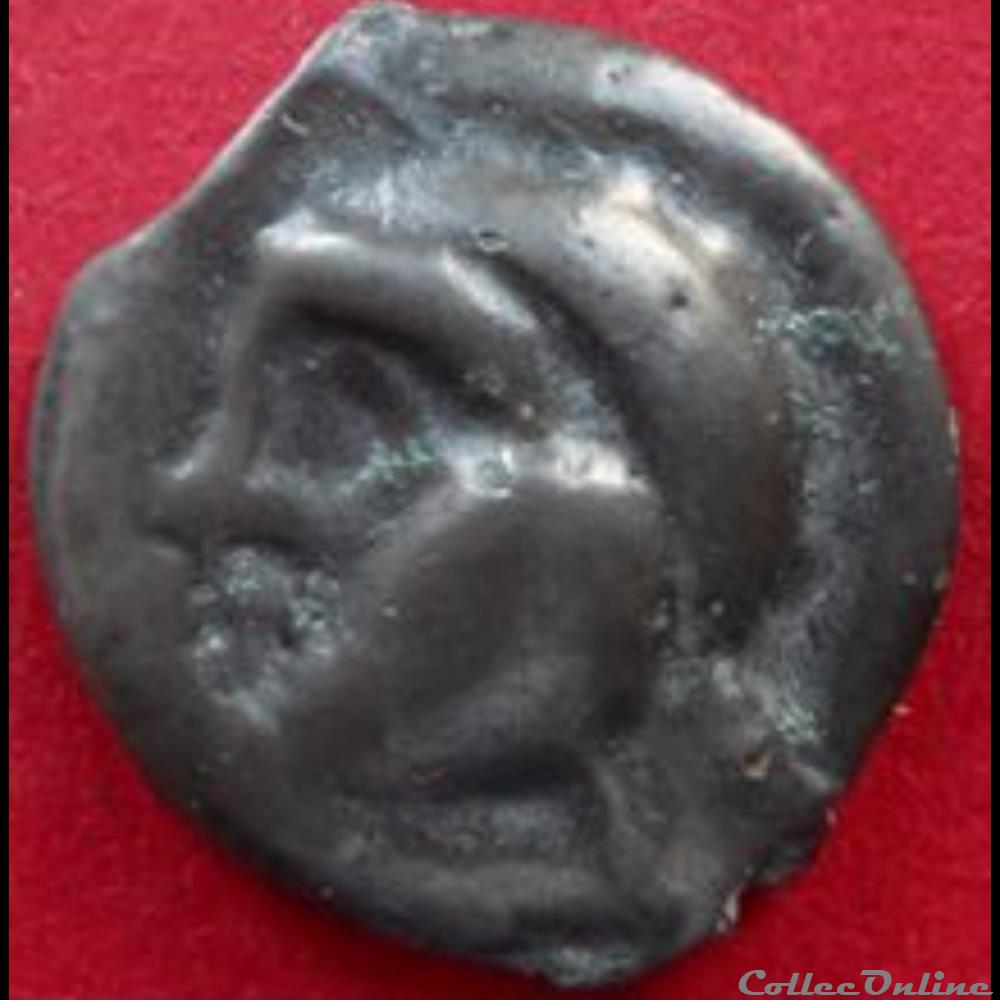 Série 24 DT 151 Potin à la tête de face sous le sanglier monnaie antique gauloise serie 24 dt 151 potin a la tete de face sous le sanglier