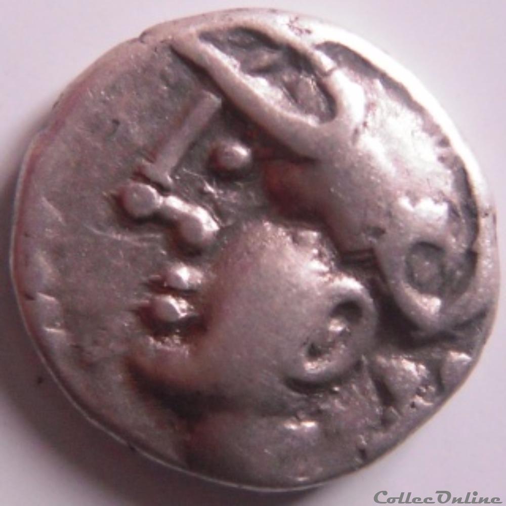 Série 881 DT 3189 var Quinaire à la tête casquée monnaie antique gauloise serie 881 dt 3189 var quinaire a la tete casquee