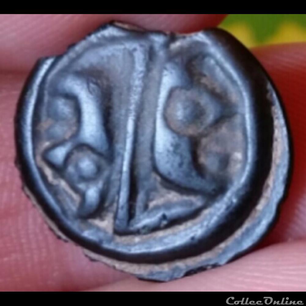 Série 968 DT 3262 var Potin OYINDIA ( dégénéré ) à la tête janiforme ou " tête bêche " monnaie antique gauloise serie 968 dt 3262 var potin oyindia degenere a la tete janiforme ou tete beche