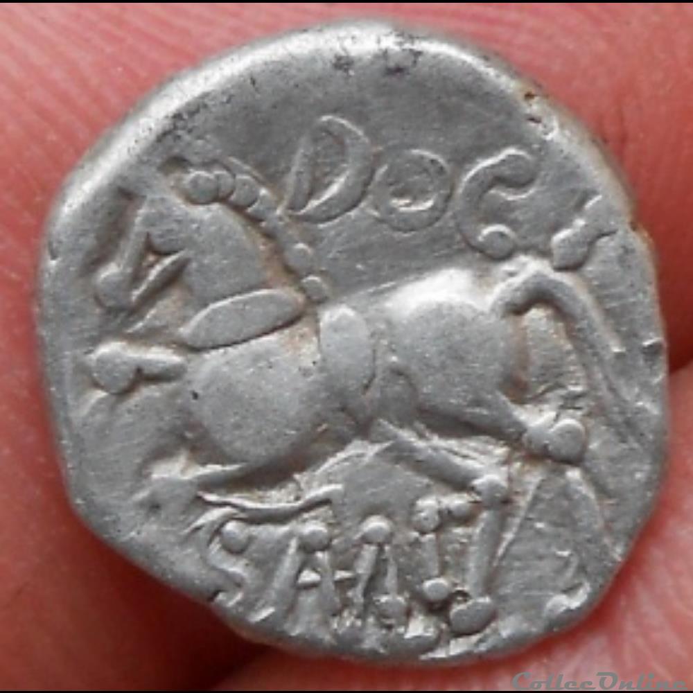 série 944 DT 3245 var Quinaire Q.DOCI / SAMF tête à droite monnaie antique gauloise serie 944 dt 3245 var quinaire q doci samf tete a droite