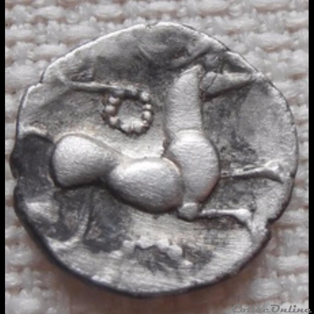 DT série 377 minimi à la tête de Pallas monnaie antique gauloise dt serie 377 minimi a la tete de pallas