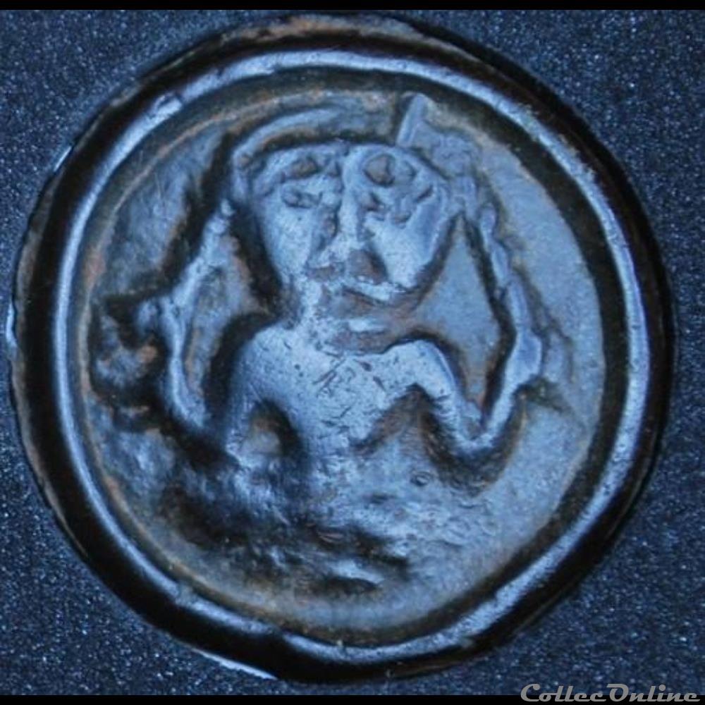 Série 36 DT 220 Potin à la déesse nattée / assis en tailleur monnaie antique gauloise serie 36 dt 220 potin a la deesse nattee assis en tailleur