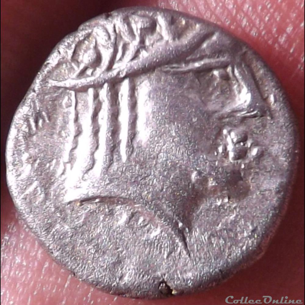 monnaie antique gauloise dt manque quinaire vivio aux cheveux calamistres