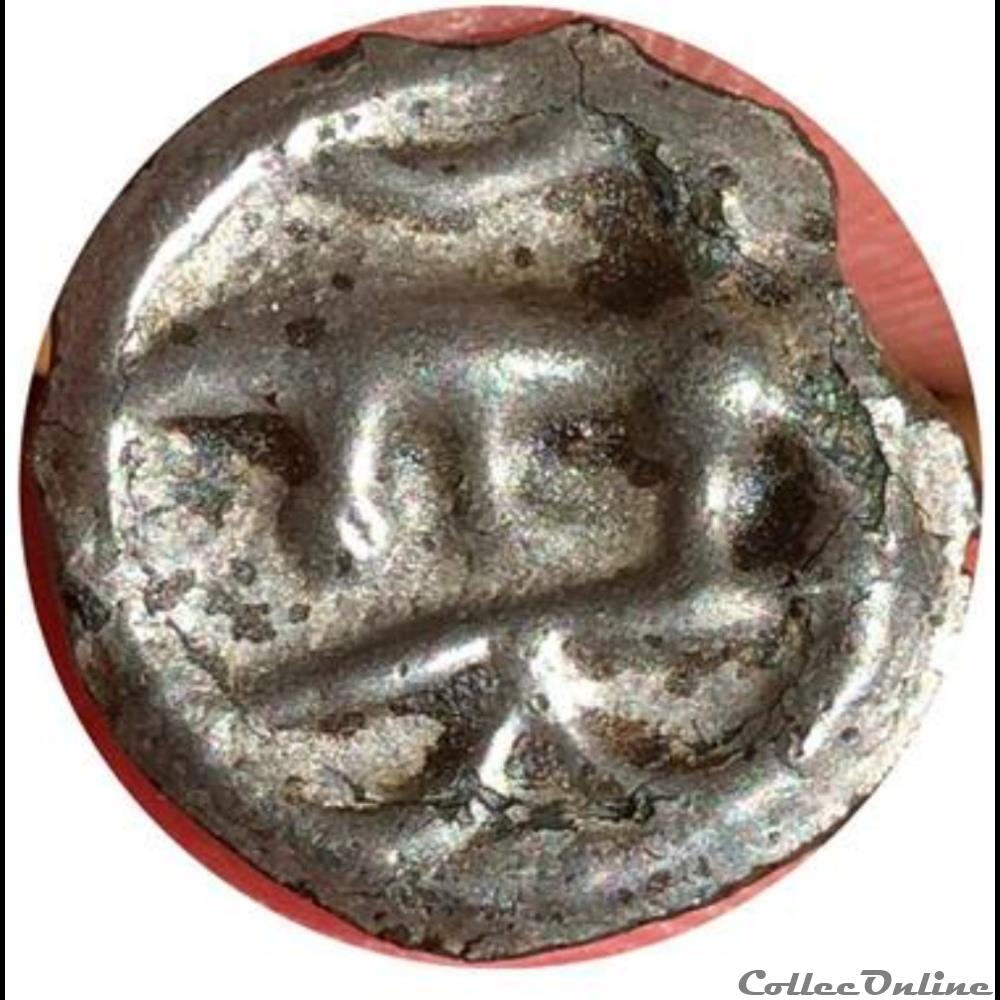 unicum ? potin au taureau chargeant à gauche monnaie antique gauloise unicum potin au taureau chargeant a gauche