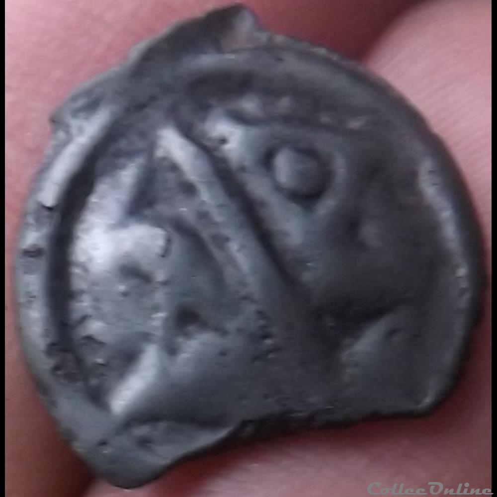 Série 968 DT 3262 var Potin OYINDIA ( dégénéré ) à la tête janiforme ou " tête bêche " monnaie antique gauloise serie 968 dt 3262 var potin oyindia degenere a la tete janiforme ou tete beche