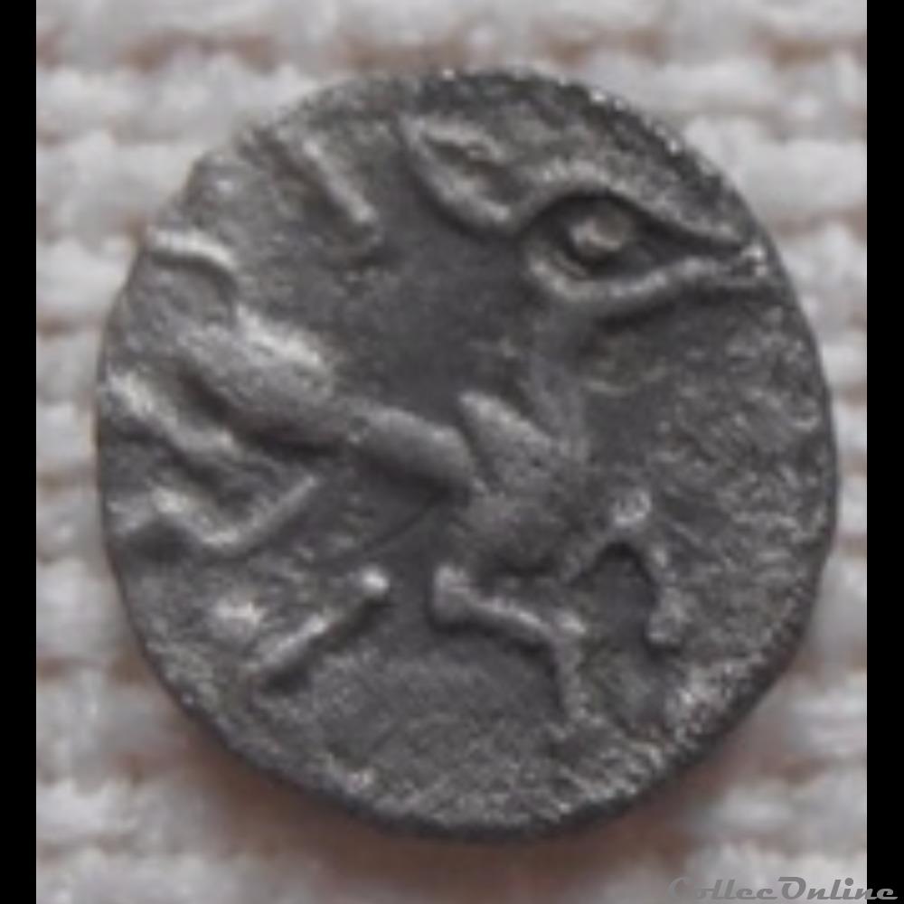 DT série 377 minimi à la tête de Pallas / aux deux carnyx monnaie antique gauloise dt serie 377 minimi a la tete de pallas aux deux carnyx