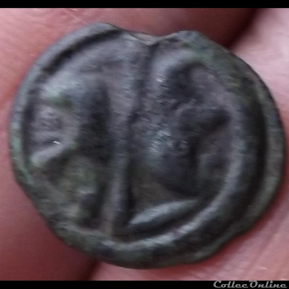 Série 968 DT 3262 var Potin OYINDIA ( dégénéré ) à la tête janiforme ou " tête bêche " monnaie antique gauloise serie 968 dt 3262 var potin oyindia degenere a la tete janiforme ou tete beche