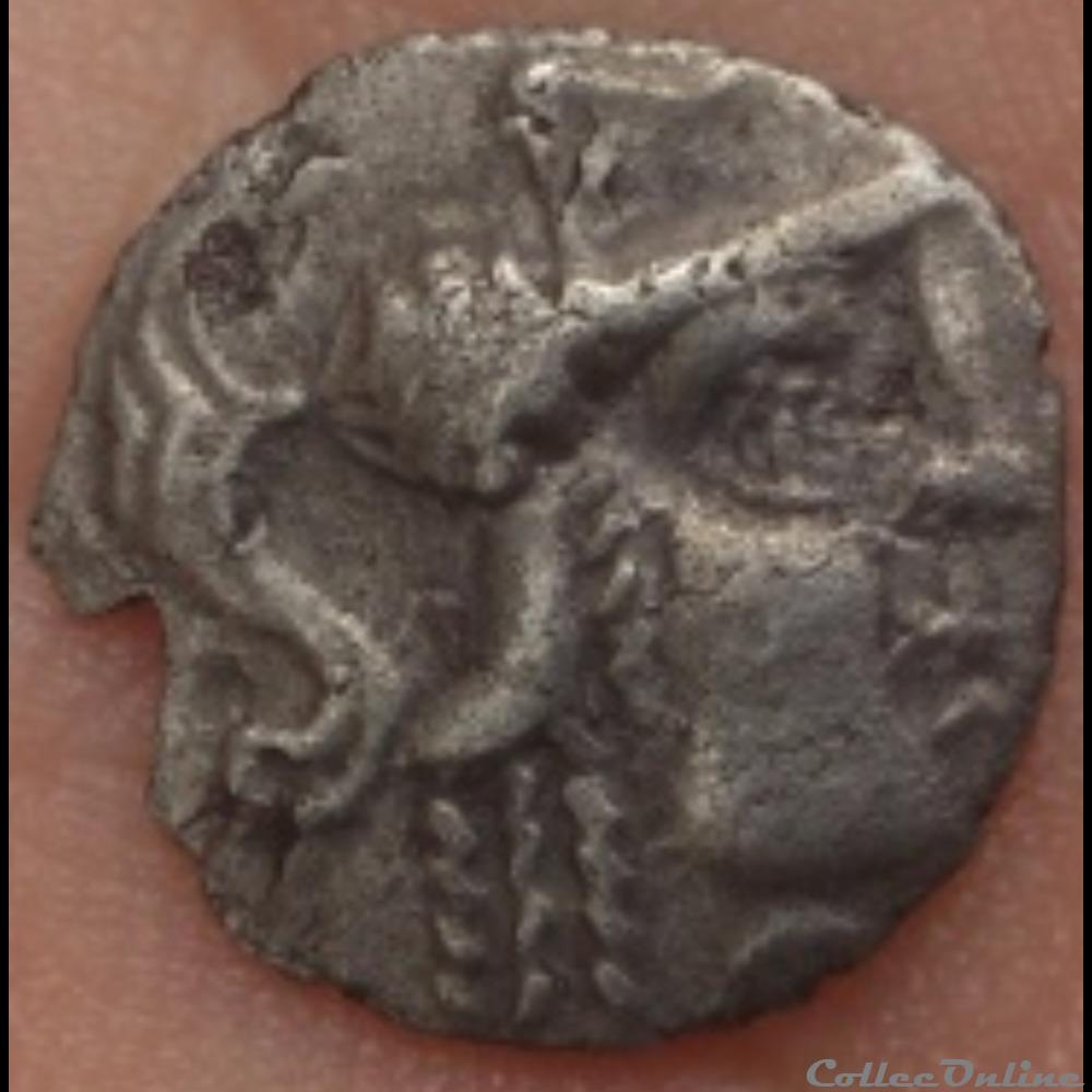 DT série 377 minimi à la tête de Pallas monnaie antique gauloise dt serie 377 minimi a la tete de pallas
