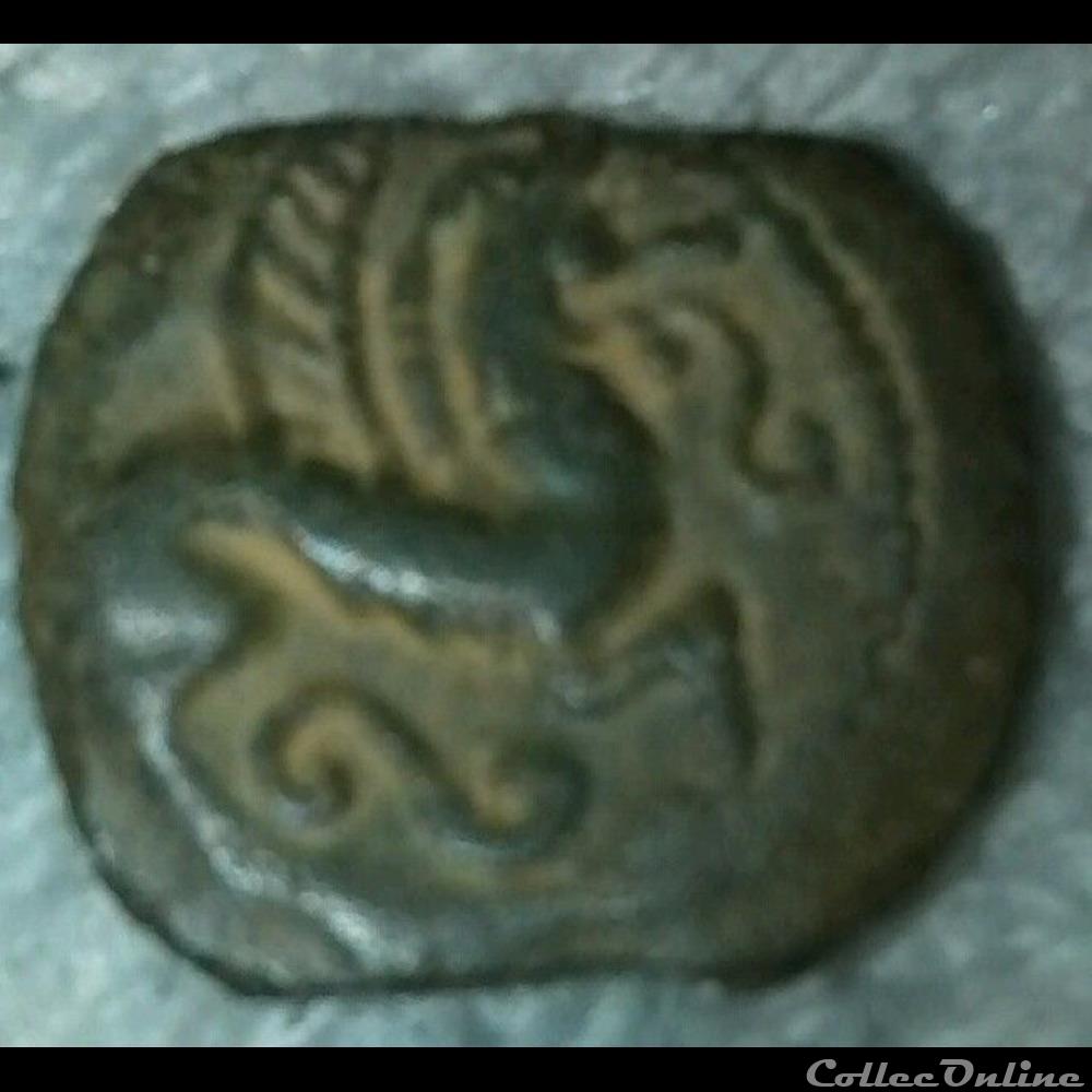 Série 1118 DT 3494 Bronze au loup / S entre les jambes monnaie antique gauloise serie 1118 dt 3494 bronze au loup s entre les jambes