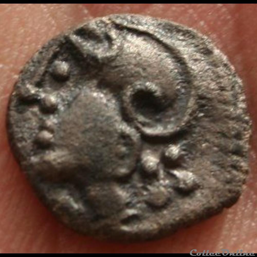 Série 881 DT 3189 var Quinaire à la tête casquée monnaie antique gauloise serie 881 dt 3189 var quinaire a la tete casquee