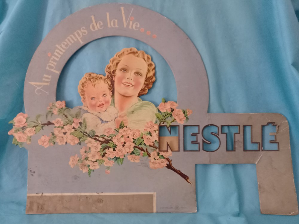 NESTLE objets publicitaires publicite sur lieu de vente plv nestle