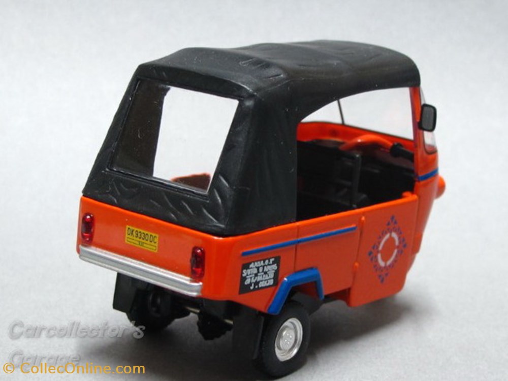Bajaj 1990 2 modeles reduits bajaj 1990