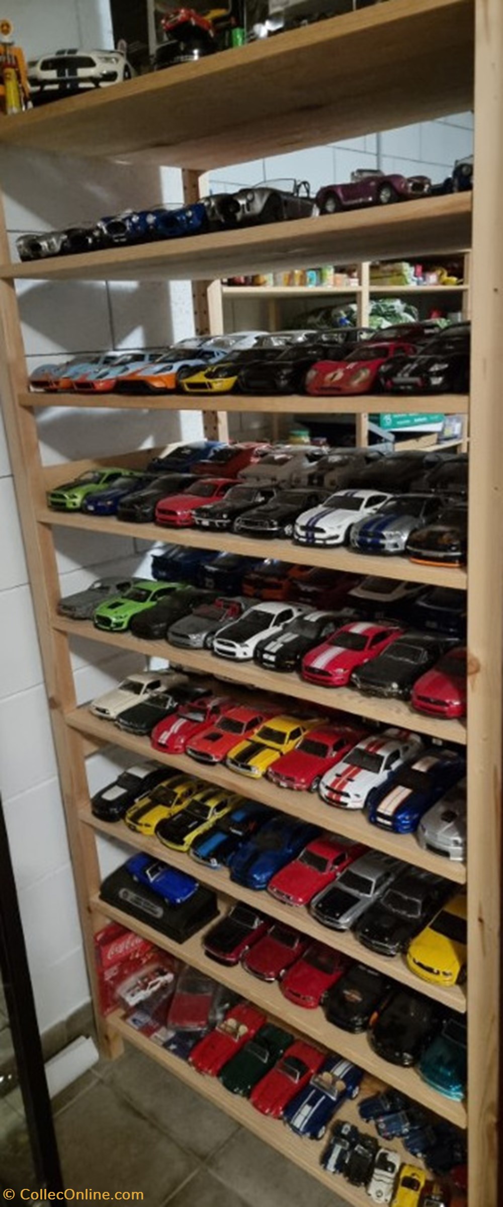 Collection Ford Mustang 1/24 modeles reduits voitures collection ford mustang 1 24